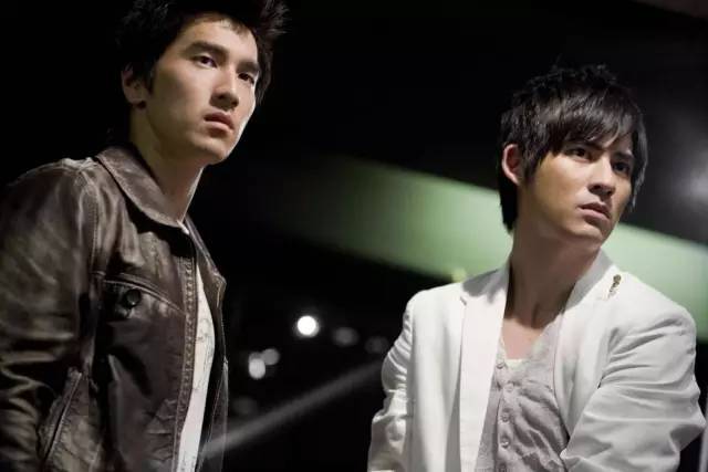 2009年,初出茅庐的赵又廷出演电视剧香港老电视剧奋斗演员表图片