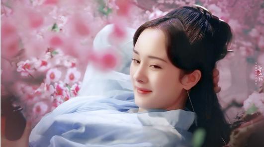 杨幂打掉工作人员手机直播事件另有蹊跷