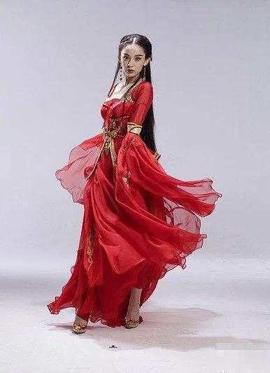 郑爽杨幂同穿新娘装:一个风韵 一个干瘪(图)