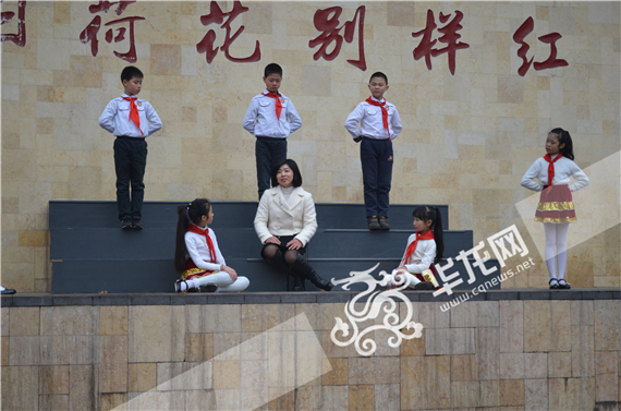 2月27日,重庆市沙坪坝区莲光小学校迎来了建校77周年纪念日.