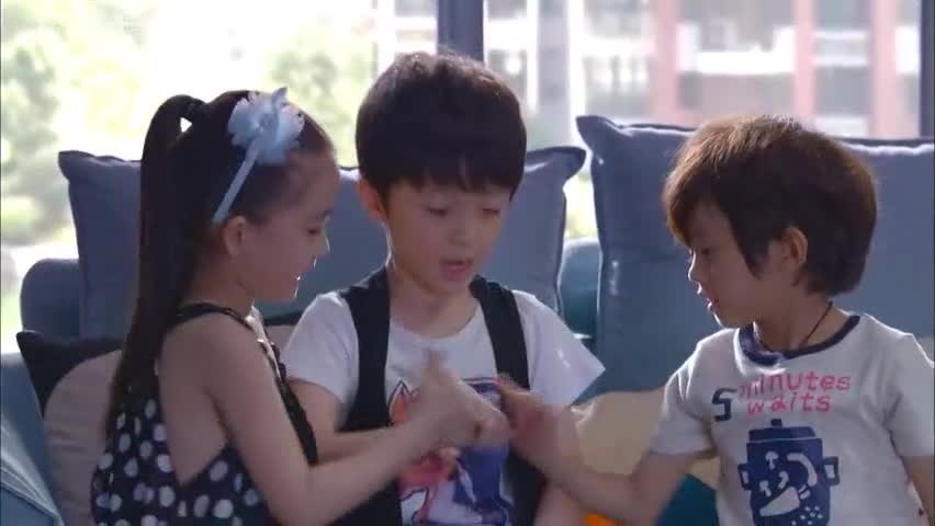 《淘气爷孙》王乐请假安抚莫莫,嘉乐瑶瑶争相拍纪录片