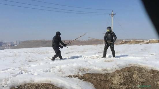 双手刀剑到底怎么破阵?德国双手剑VS齐眉棍实战演练