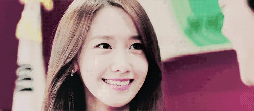 在做完冷光美白的24小时内,牙齿会比较敏感,要尽量避免吃刺激性强的