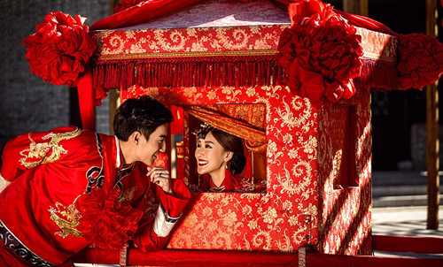 传统中式婚纱照的另类演绎