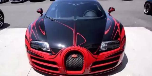 看四千万的布加迪 撕掉防尘膜的一刻