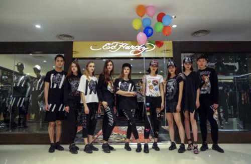 现场|时尚色彩炫潮重庆时代广场2017春夏时