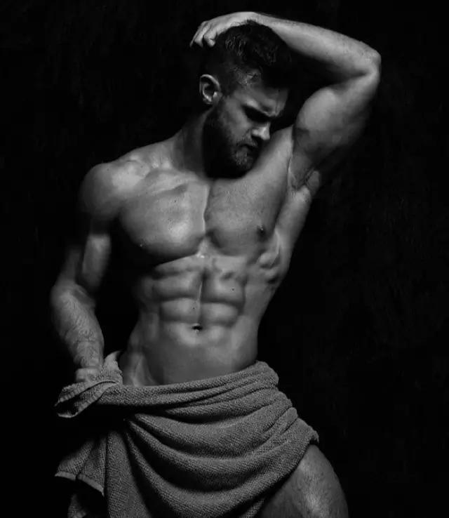 肌肉是男人最好的外衣,晒晒自己的肌肉吧!