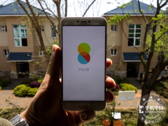 又轻又薄的拍照手机,小米5c手机快速上手