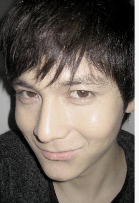男士带什么样的美瞳,