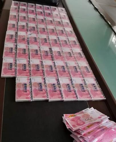 轻信网友 重庆女子12万人民币换回60万冥币