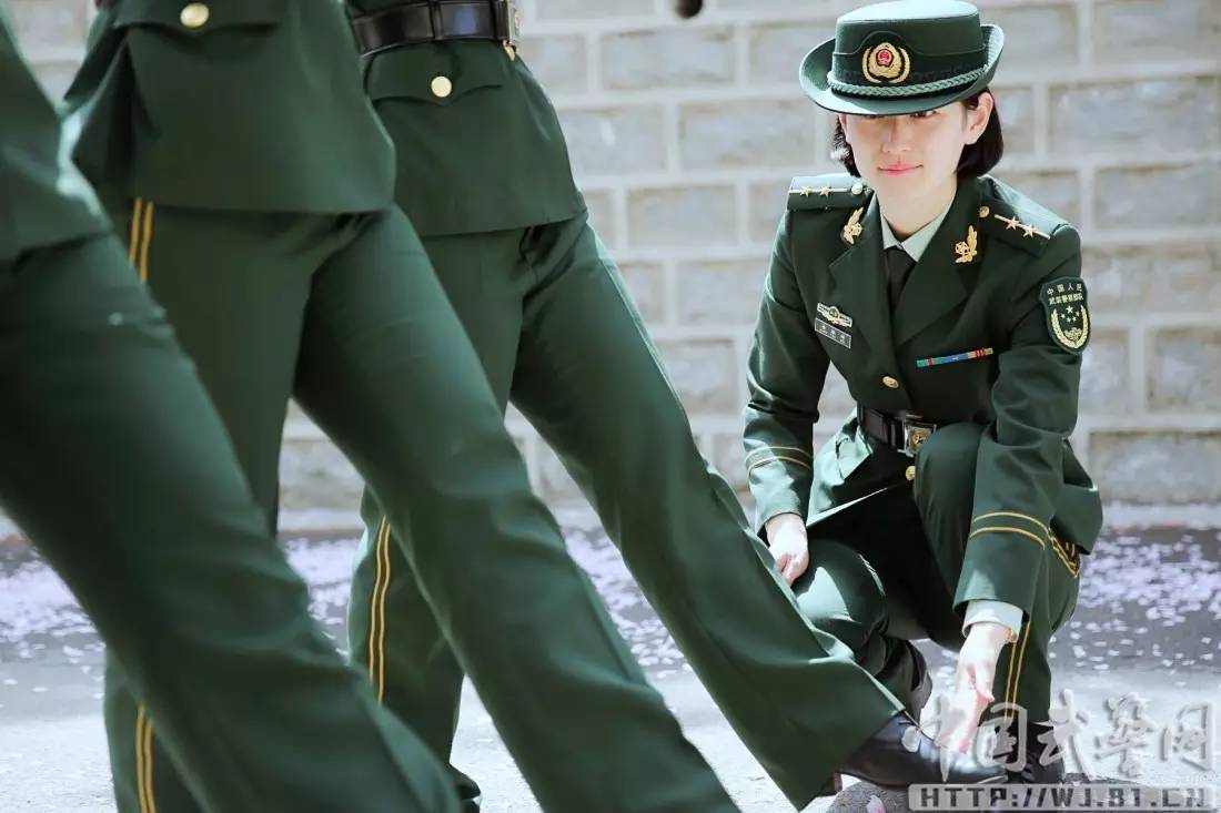 美女|灿烂的军旅,最美的花季超短裙干!女兵图片