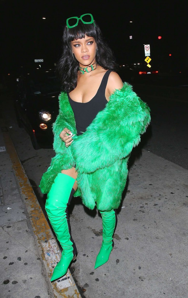 Rihanna-in-Green-Coat--09-662x1045 15nian 3