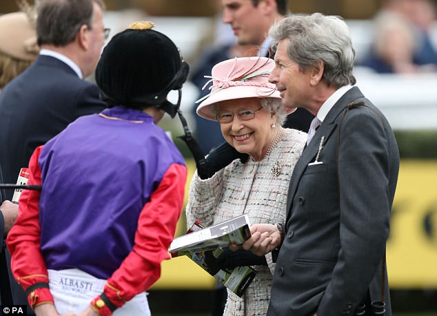 3F753F3E00000578-4431682-The_Queen_chats_to_jockey_Ryan_Moore_and_her_racing_manager_John-a-2_1492813106885
