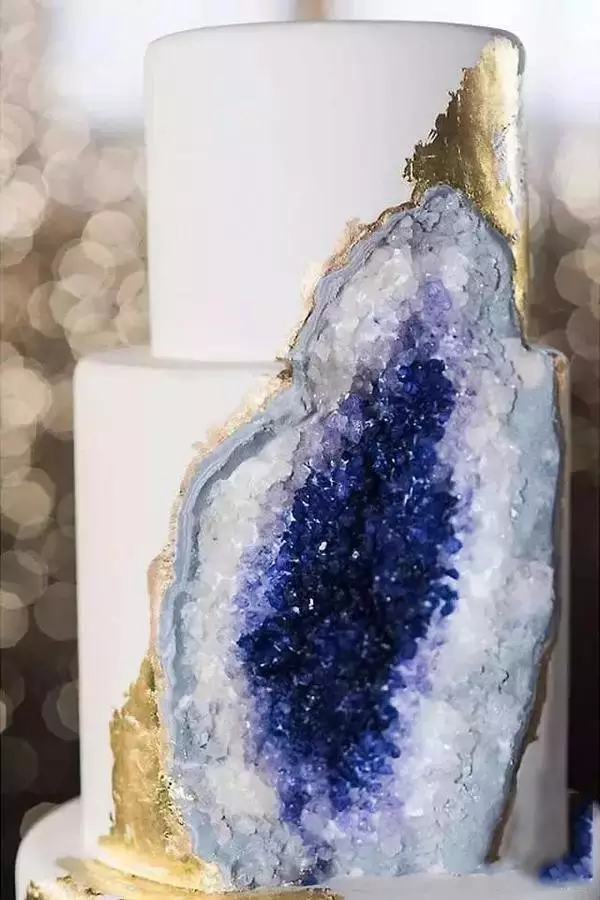 婚礼上用这些水晶婚礼蛋糕美哭大家吧!