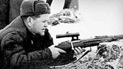 瓦西里是游戏和电影里的主人公 也是苏联的王牌狙击手