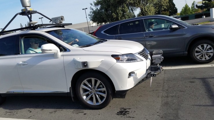 在硅谷的马路上被发现，苹果的自动驾驶汽车原来长这样