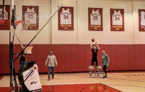 火箭训练师怒批周琦:生活不自律,爱吃垃圾食品