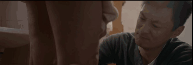 《第一诫》 余文乐与郑伊健 不过,得知拿奖后,余文乐的第一反应是