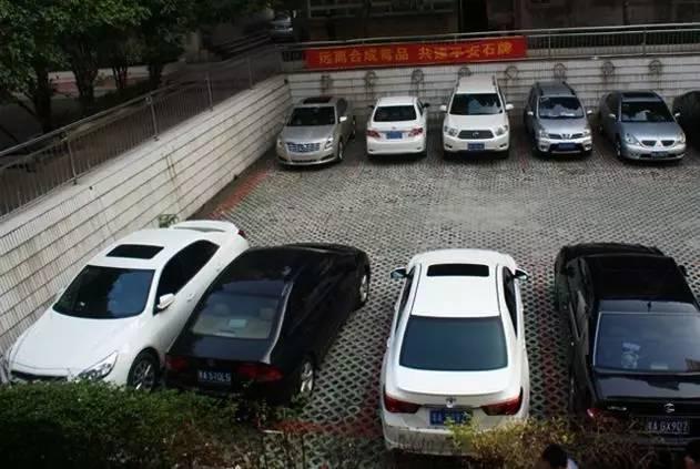 养车无忧:比碰瓷更可怕!停着的车子撞死人,还被索赔40万