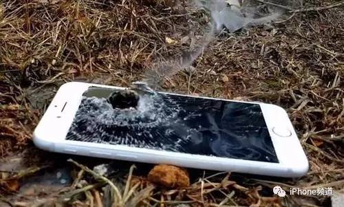 突突突!土豪用狙击枪射击iphone7,画面太美不敢看!