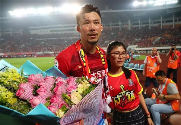 敬业!37岁郑智拼老命帮恒大亚冠出线,韩国队被