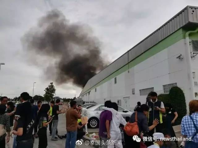 北大年府Big C超市遭爆炸袭击60多人受伤