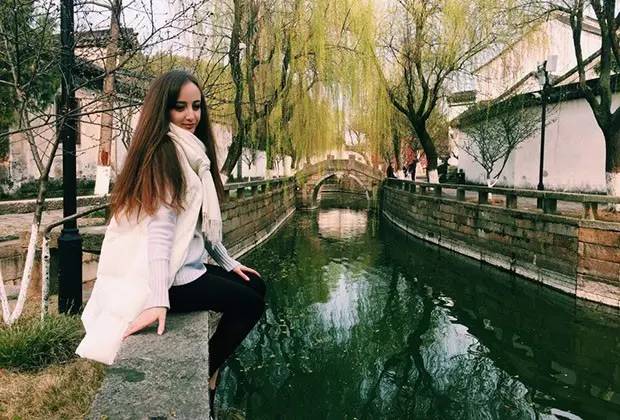 俄罗斯女孩谈中国生活 ：“白人脸”让她赚了很多钱