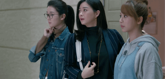 尴尬!《欢乐颂2》赵医生曲筱绡又双双被捉奸了,还是被22层姐妹