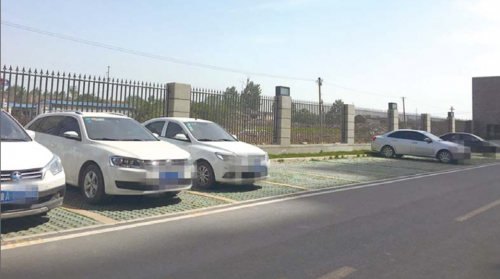 济南:小区设地上停车位, 业主想取消