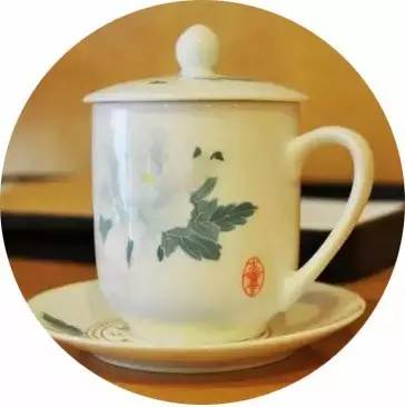 中国机关单位给领导人用的茶杯里藏了什么秘密？