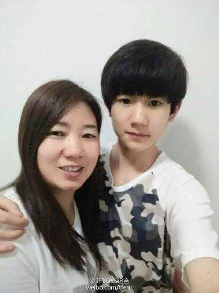 开八明星晒妈晒的是基因蔡依林刘亦菲杨颖林志玲的妈妈都美炸了
