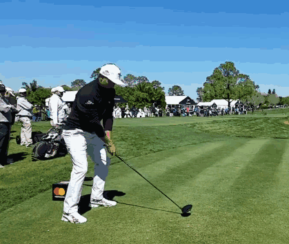 怎么才能像职业球员一样挥杆?保持挥杆整体性!