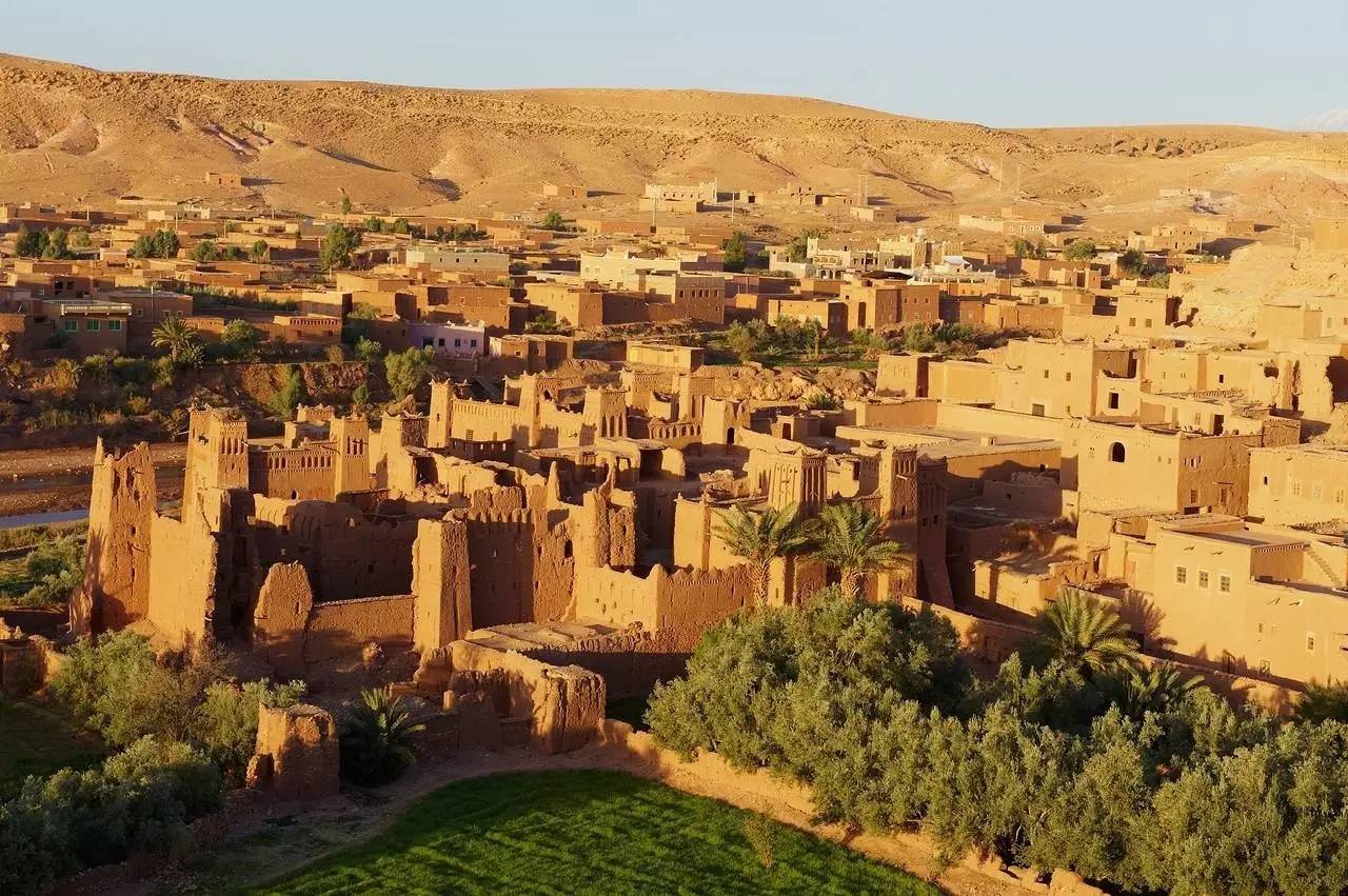 OMG | 与黄景瑜相约北非沙漠时尚之旅_手机凤凰网