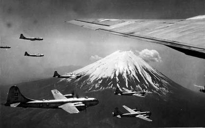东京大轰炸始末——二战时期美国对日战略轰炸记