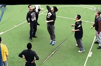 国产小鲜肉tfboys正经打起篮球来,到底啥水平?