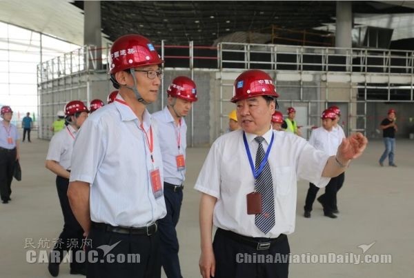 图片 赵立群副市长到观音机场调研二期扩建工程