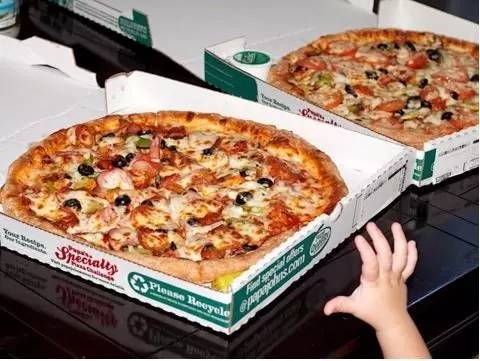 世界上最悲催的吃货：两份披萨，毁掉一个亿万富翁