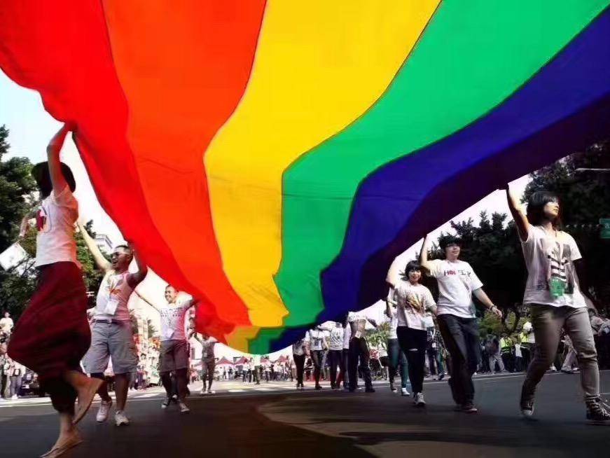 台湾同性婚姻合法化，湾湾是如何成为亚洲第一「弯」的？