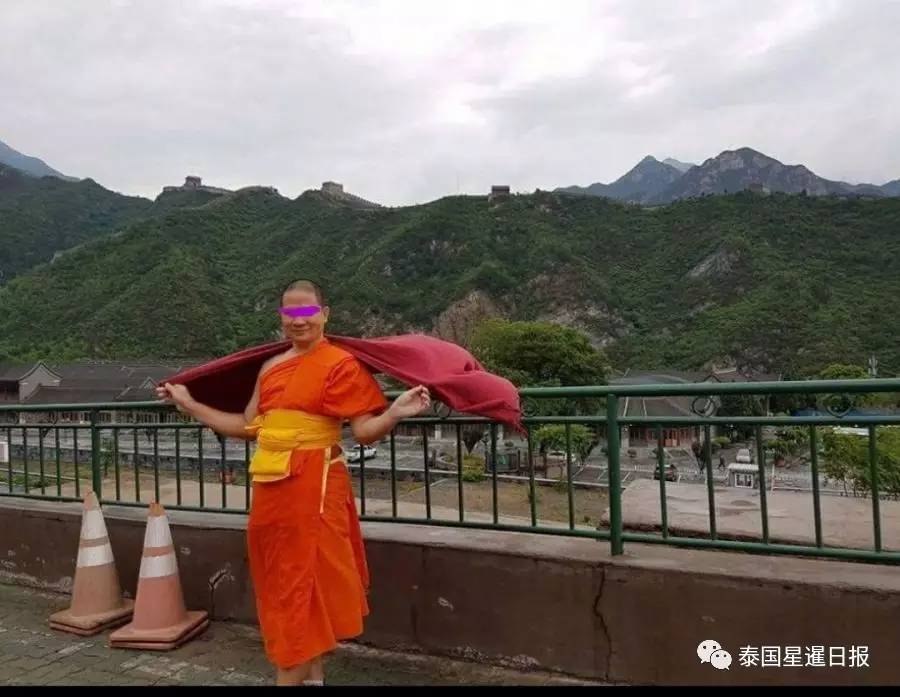 妩媚“变性”僧人游北京，旅游资金功德箱里拿？！