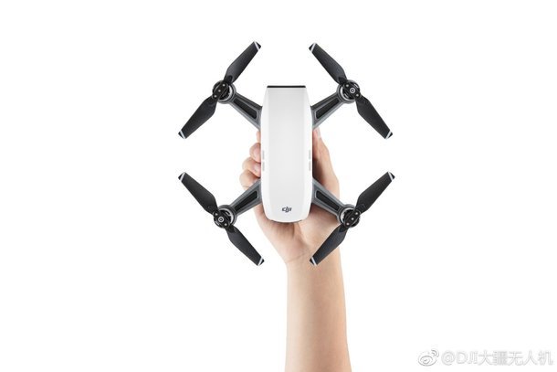 大疆发布“晓” Spark掌上无人机，仅售499美元