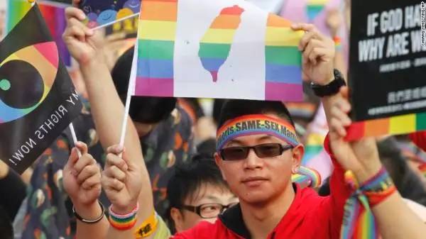 台湾同性婚姻合法，一场押在年轻人身上的豪赌