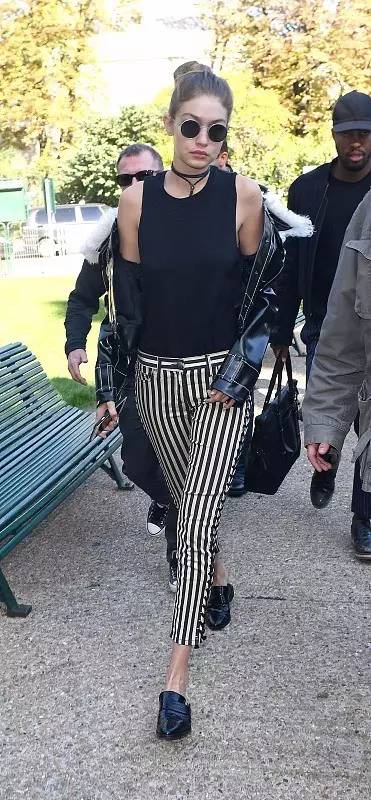 没有一件Tank Top,大胸妹子的夏天要怎么办?_