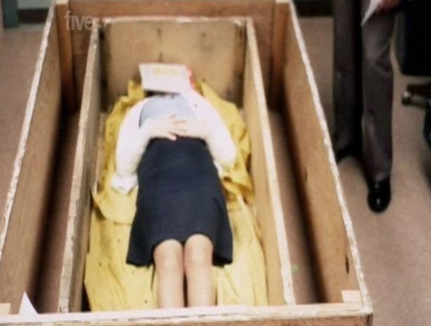 20岁女孩搭上恐怖便车7年被关在棺材里，遭遇真是让人痛心