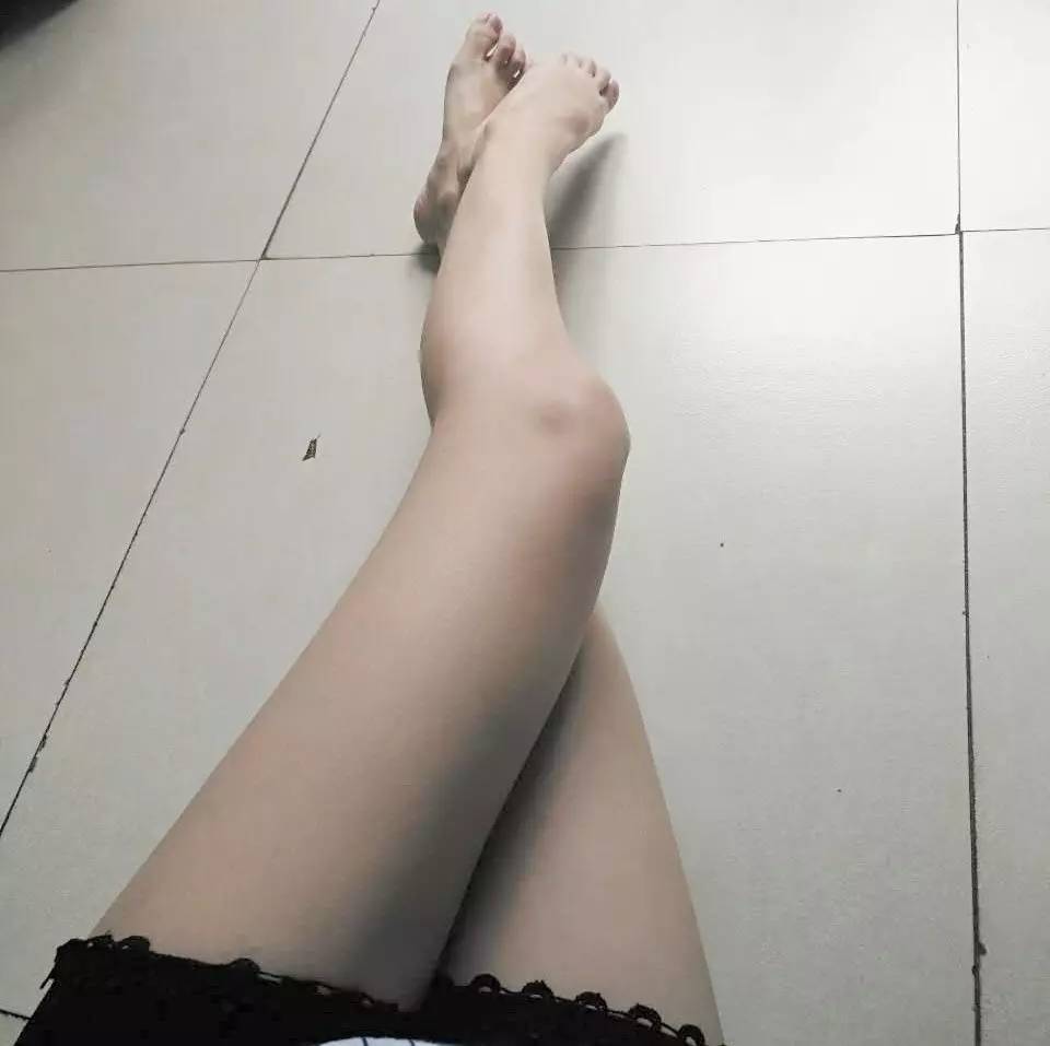 小姐姐请把你的腿给我玩一年!