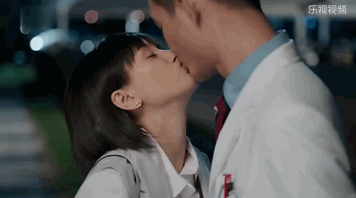 被问和小包总吻戏 刘涛一个字承包观众笑点