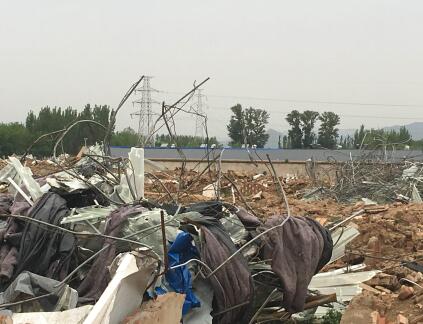 北京延庆:200个合法蔬菜大棚成废墟损失经济高