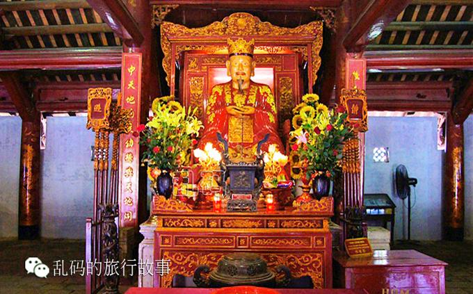 高考在即 越南考生文庙烧香拜孔子供品五花八