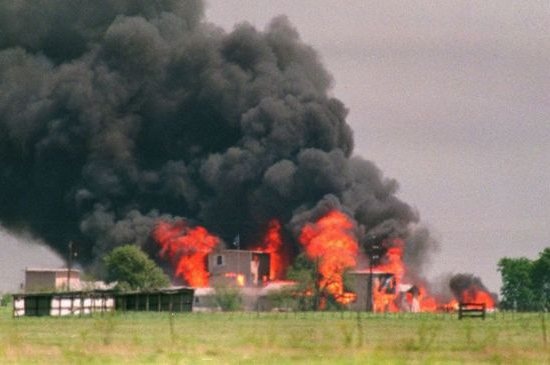 美国《韦科惨案》将上大银幕 《鲨滩》导演执