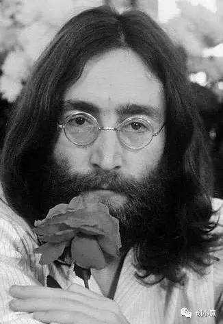 约翰列侬是那个年代的代表人物 1980s 这十年的文化,艺术,音乐
