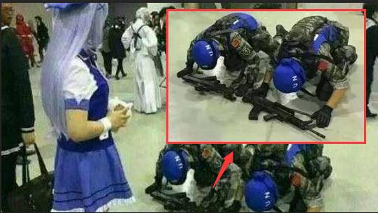 一张"中国军人下跪"的恶搞照片引发众怒!后果很严重!